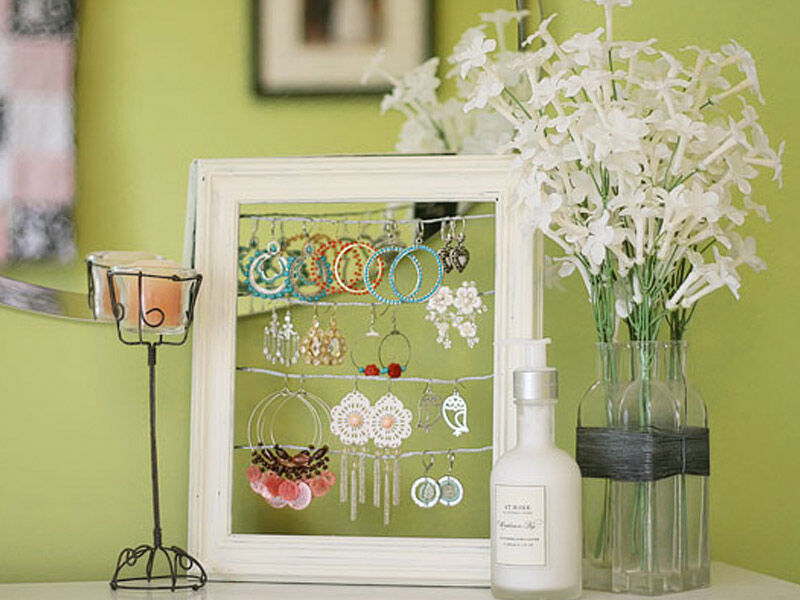 Framed-Earring-Display